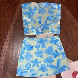 Cool is a construct two piece set